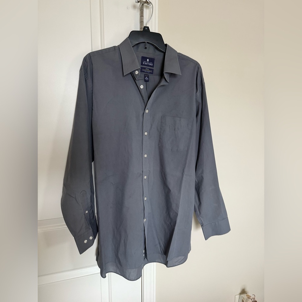 Stafford Men's Long-Sleeve Dress Shirt in Charcoal